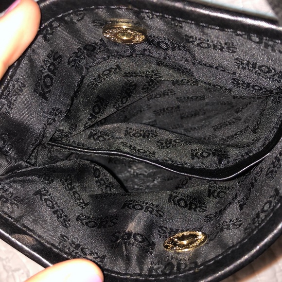 Michael Kors cross body small purse - Picture 5 of 5